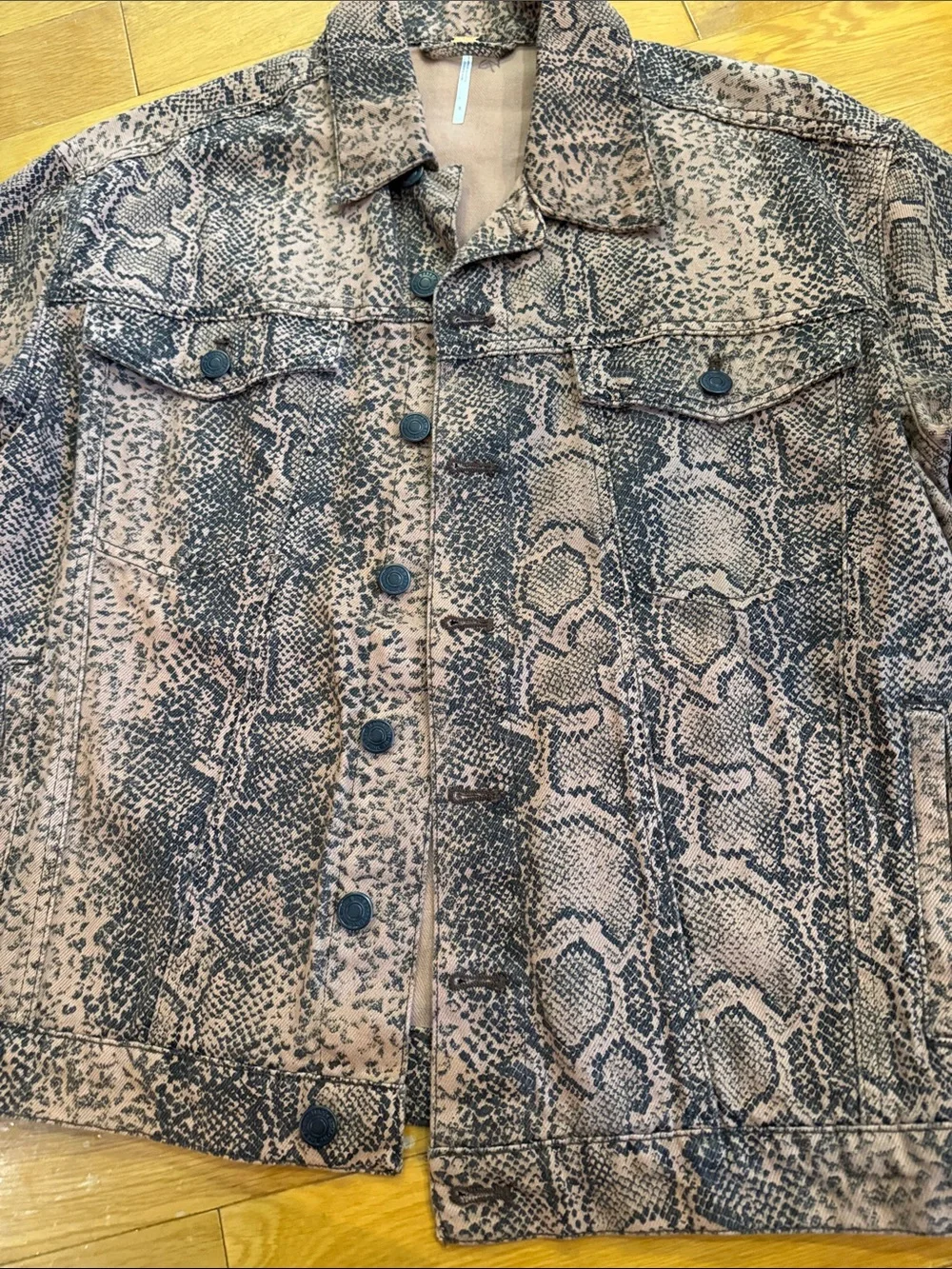 Free People jacket is a brown and black snake-printed denim jacket Size S - Picture 9 of 13
